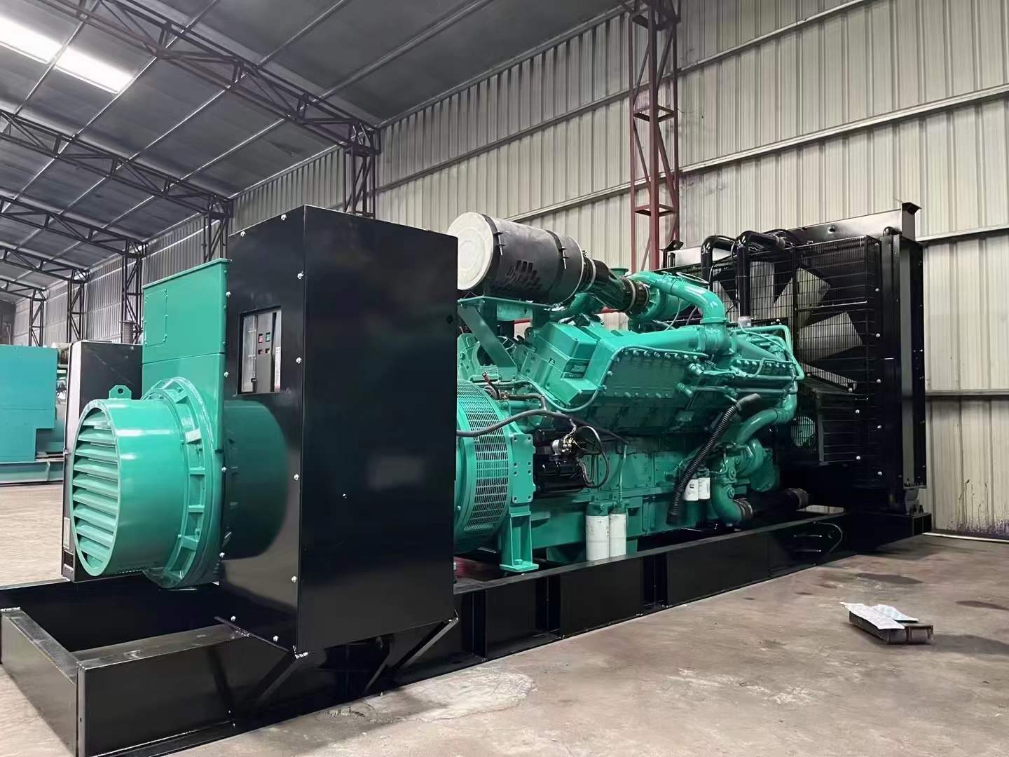 夏河如何降低 800kW 柴油发电机输出电流的波动？