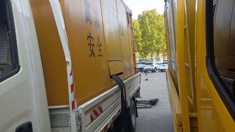 夏河如何判断柴油发电机组和UPS电源的切换时间是否符合要求？