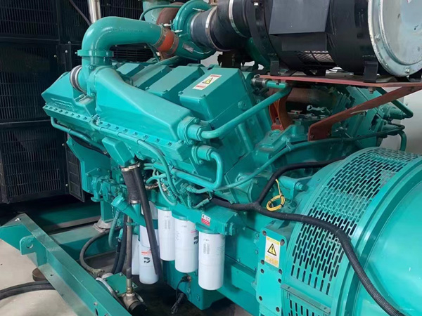 夏河更换100kW柴油发电机组机油时，需要注意哪些事项？